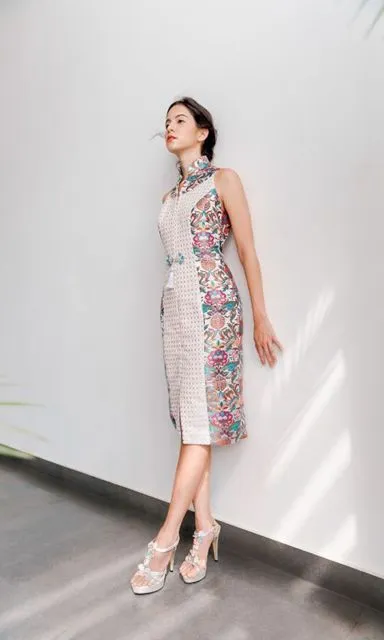 Jadi Unik dan Cantik, Ini 5 Potret Dress Batik yang Sudah Dirombak Secara Kreatif 10