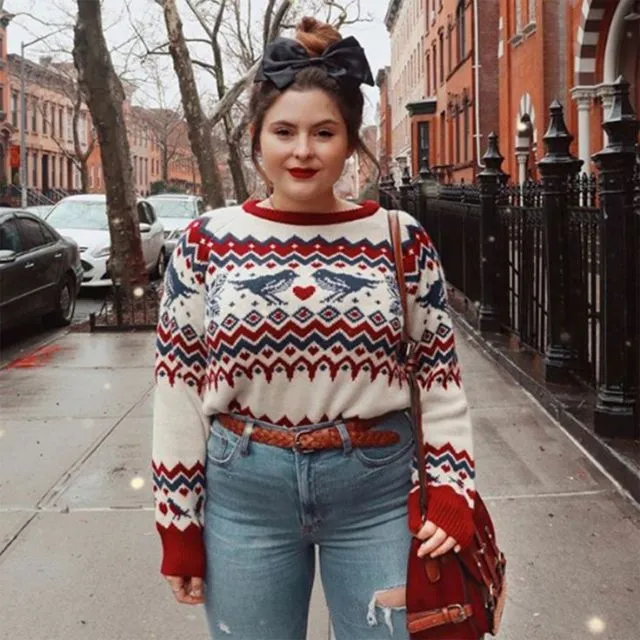 5 Ide Warna Sweater Selain Hitam yang Bisa Bikin Efek Ramping. Manis Semua! 9