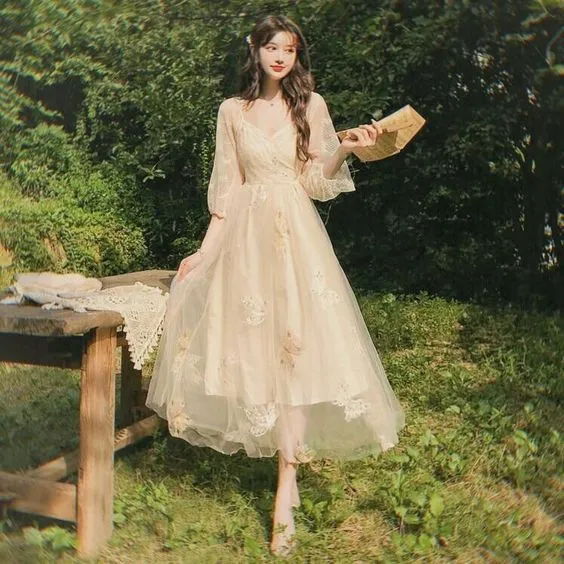 9 Model Dress Korea yang Bisa Jadi Referensi Buat Jadi Kebaya Modern. Anggun dan Manis! 15