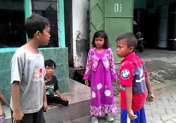Kocaknya Isi Pikiran Anak Kecil yang Ngamuk Kalau Nama Bapaknya Dipanggil. Woi, Jamal!! 8