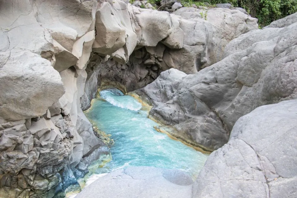 4 Tempat Pengingat Bahwa Kita Tinggal di Zamrud Khatulistiwa. Keindahannya Tiada Dua 5