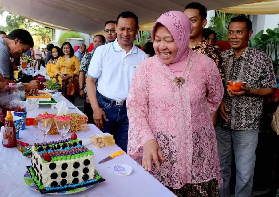5 Potret Perempuan Berpengaruh di Indonesia Saat Berkebaya. Elegan, Manis dan Memesona! 9