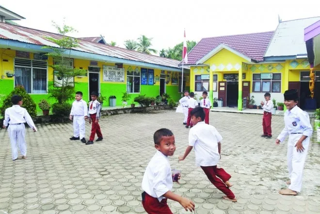 Siklus Hidup Anak Kecil yang Super Sibuk Melebihi Orang Dewasa. Main Terus, Nggak Ada Capek-capeknya 6