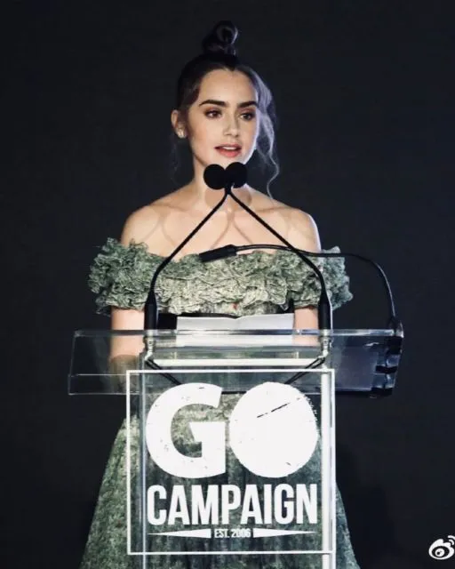 Mengintip 6 Fakta Menarik Lily Collins; Pemeran Utama dalam Serial 'Emily in Paris' yang Lagi Viral 10