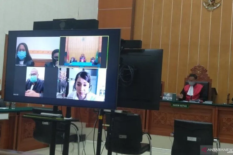 Sidang Kasus Narkoba Digelar, Lucinta Luna Divonis 1 Tahun 6 Bulan Penjara. Syukuri Vonis Hakim 3