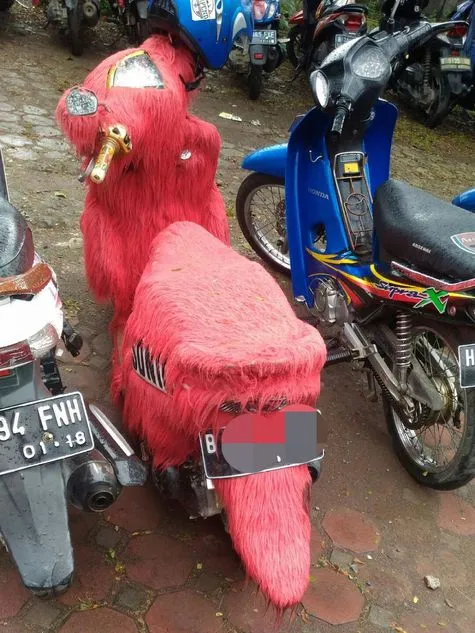 Kreatif sih Boleh Aja. Tapi Kalau Modifikasi Sepeda Motor Model Begini, Apa Tujuannya, ya? 20