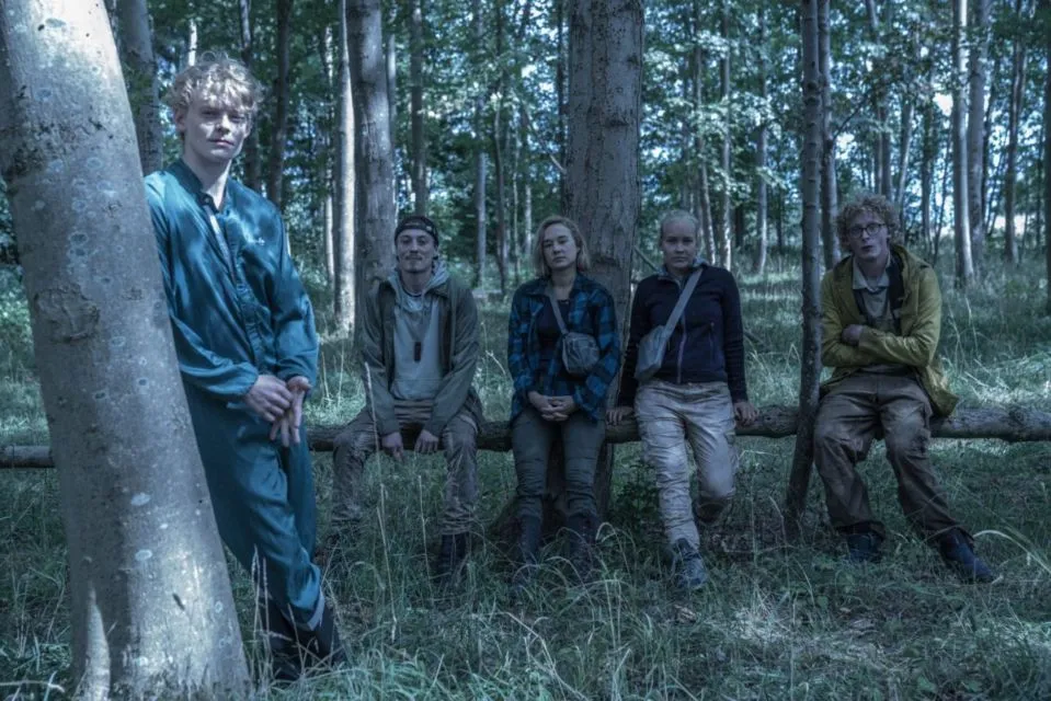 Meski Nggak Begitu Terkenal, 10 Serial Netflix ini Wajib Banget Kamu Tonton. Nggak Bakal Nyesel! 11