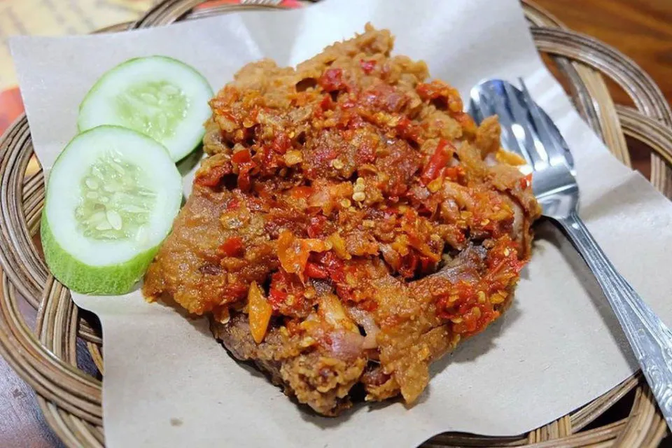 7 Resep Ayam Geprek dengan Topping. Peluang Usaha Anti Mainstream yang Mudah Dibikin 10