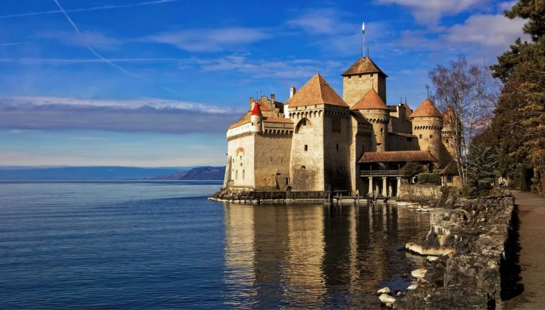 8 Tempat Wisata Paling Cantik di Swiss. Pemandangannya Indah Luar Biasa, Seolah Sedang di Surga 13