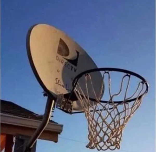 11 Desain Lapangan Basket yang Kelewat Absurd. Orang Mau Main ke Sini Pasti Mikir-Mikir Dulu 19