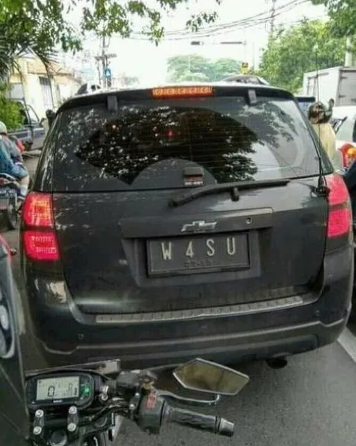 11 Plat Nomor Keren dengan Kombinasi yang Unik 18