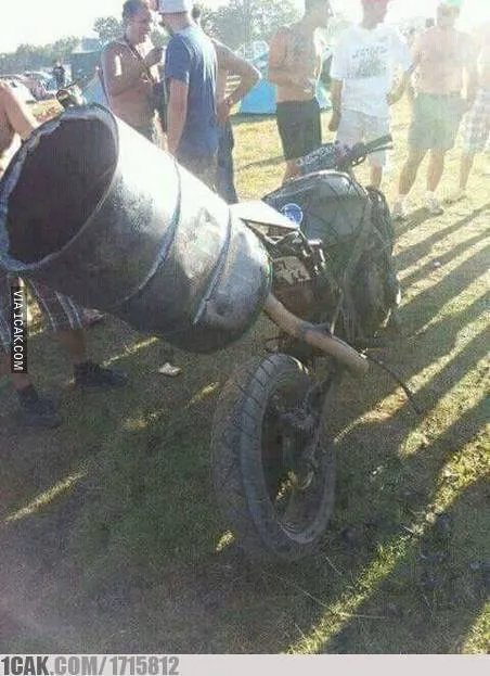 11 Modifikasi Knalpot Motor yang Nyeleneh Banget. Baru Lihat Aja Udah Sebal, Apalagi Dengar Suaranya! 12