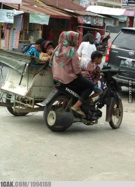 11 Modifikasi Knalpot Motor yang Nyeleneh Banget. Baru Lihat Aja Udah Sebal, Apalagi Dengar Suaranya! 15
