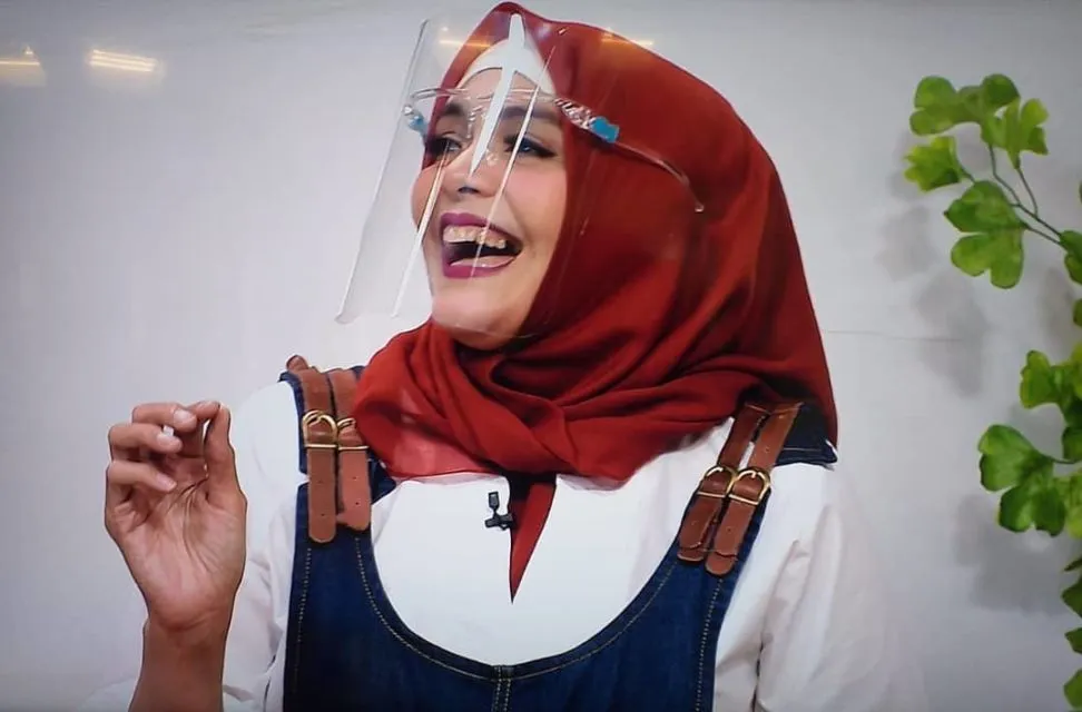 10 Artis yang Ternyata juga Berprofesi sebagai Dokter. Udah Tahu? 20