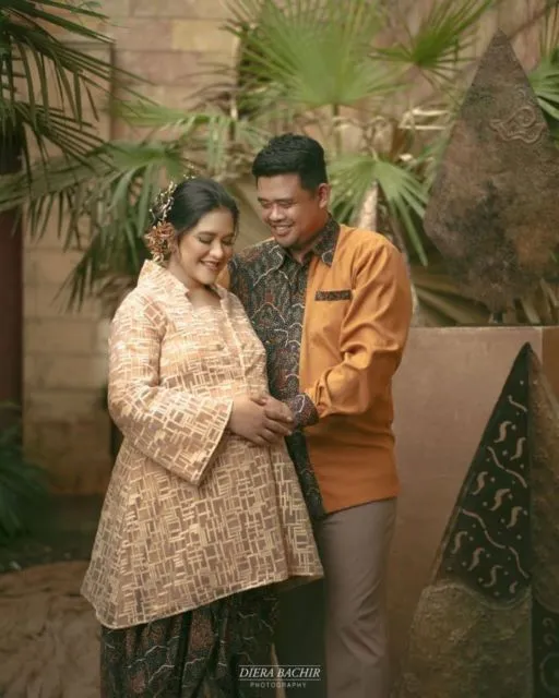 Inspirasi Model Kebaya yang Pernah Dipakai Kahiyang Ayu; Semuanya Simpel tapi Elegan! 15