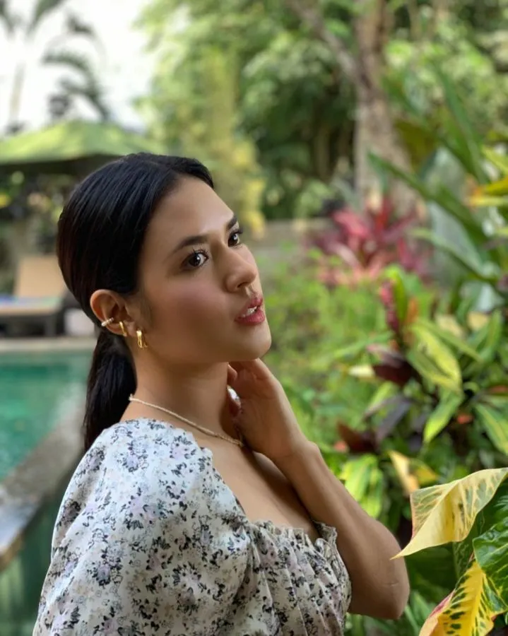 10 Musisi Indonesia Berprestasi yang Mengisi Soundtrack Film dan Serial Luar Negeri. Keren Banget! 11