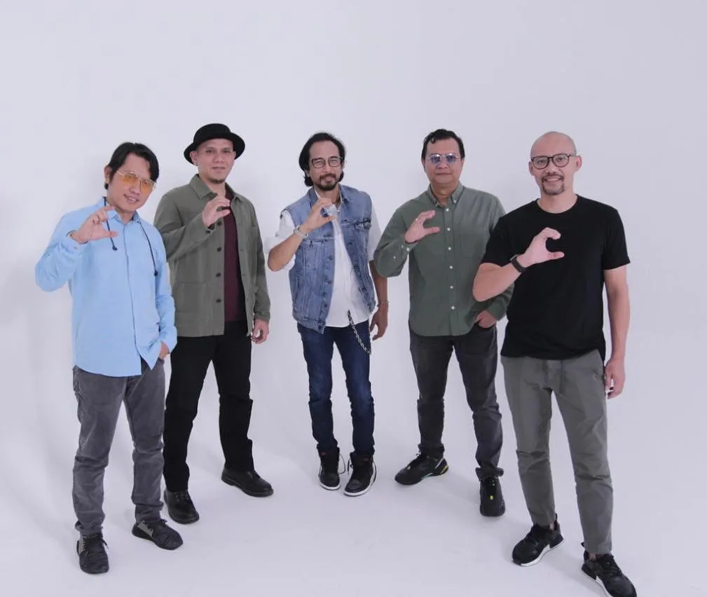 10 Musisi Indonesia Berprestasi yang Mengisi Soundtrack Film dan Serial Luar Negeri. Keren Banget! 16