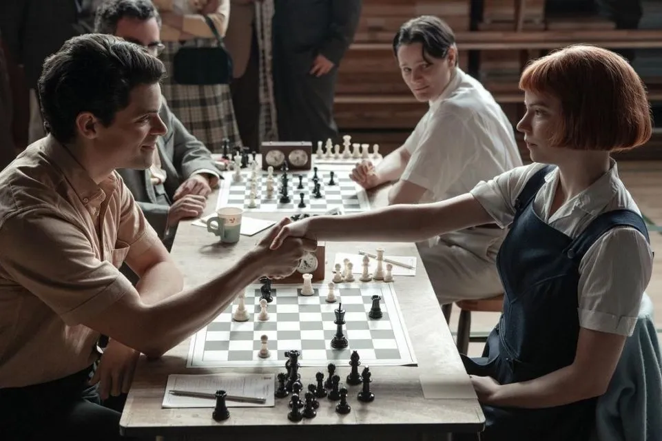Belajar 6 Hal Penting untuk Karier dan Pengembangan Diri dari Serial 'The Queen's Gambit' 11