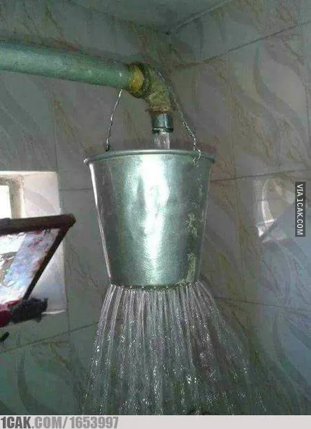 11 Lifehack Shower Kamar Mandi Ala Sobat Low Budget. Rumah Biasa Aja, Fasilitas Bintang Lima! 12