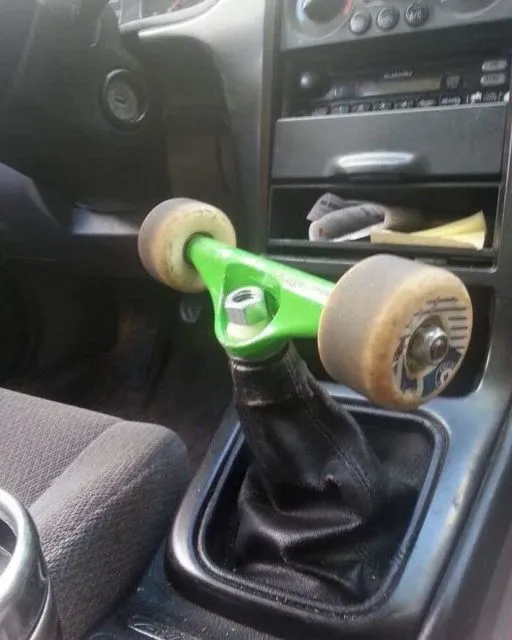 11 Desain Aneh Persneling Mobil yang Sungguh Nggak Kepikiran. Ini Modifikasi Macam Apa sih? 15