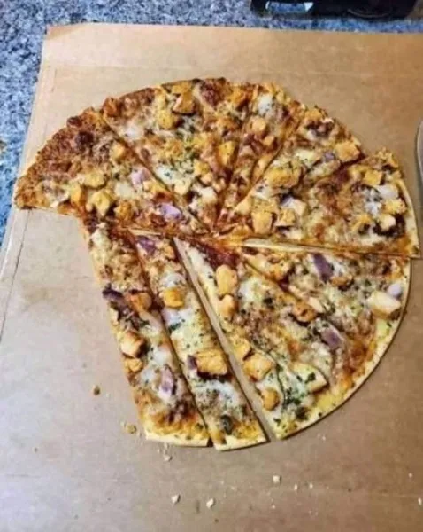 11 Potongan Makanan yang Bikin Orang Pefeksionis Geregetan. Masa Motong Gitu Aja Nggak Bisa sih? 21