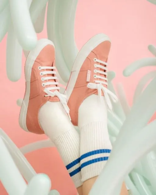 9 Rekomendasi Sneakers Cowok-Cewek yang Modelnya Nggak Lekang Zaman. Klasik tapi Keren! 11