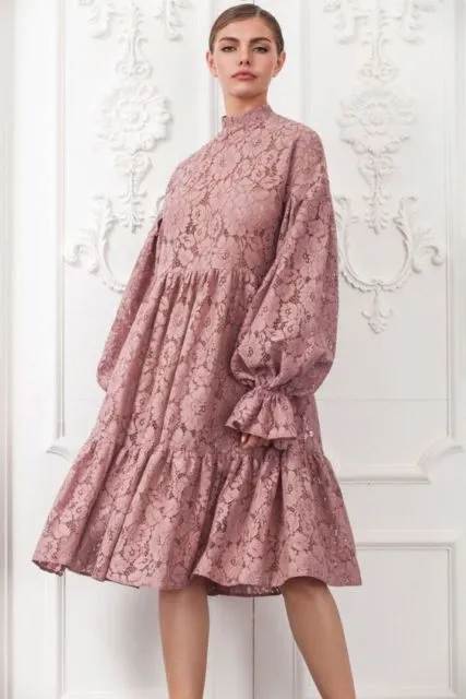 9 Dress Semi Kebaya yang Desainnya Cantik Semua. Buat Kondangan Sampai Nikahan, Bisa! 12