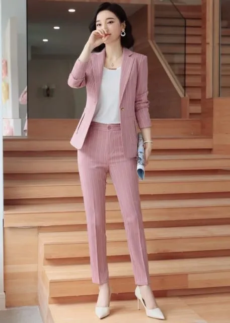 Rapi dan Cantik! Ini 9 Ide Warna Setelan Blazer yang Bisa Buat Ngantor Ala Cewek Korea 13