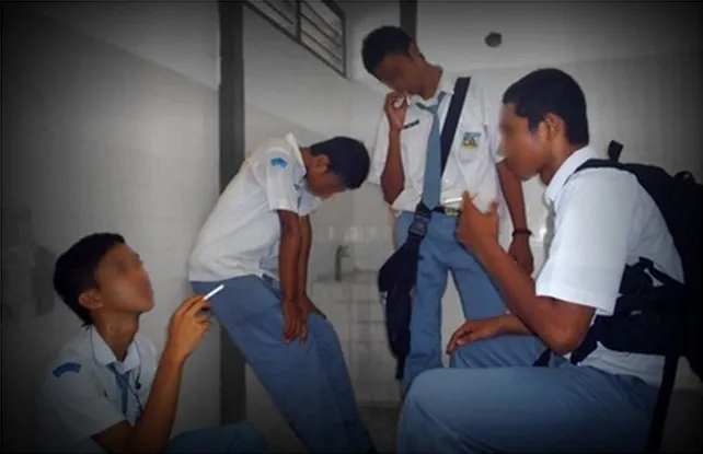 5 Jenis Hukuman yang Biasa Diberikan Guru kepada Muridnya di Zamannya. Selalu Kocak untuk Dikenang! 9