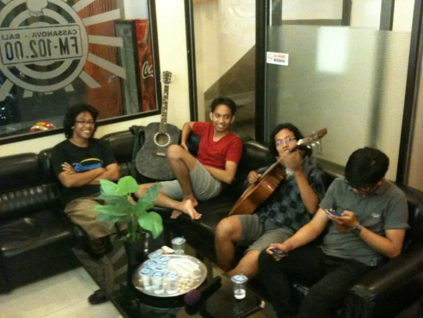 Nostalgia Majalah MBS yang Jadi Rujukan Anak 90-an Belajar Gitar. Buku Panduan para Gitaris! 8
