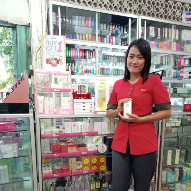 Ciri Khas 10 SPG Kosmetik di Indonesia. Kamu Paling Hafal yang Mana Nih? 18