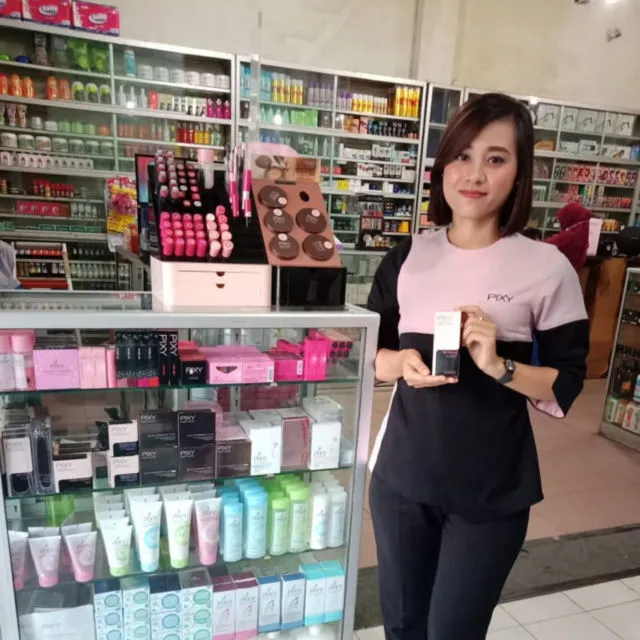 Ciri Khas 10 SPG Kosmetik di Indonesia. Kamu Paling Hafal yang Mana Nih? 19