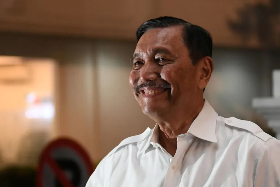 Nggak Usah Banyak Ngeluh Capek Kerjaan! Masih Ada Lord Luhut, Orang Paling Sibuk se-Indonesia~ 8