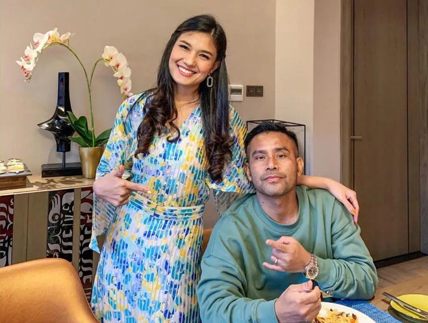 Sukses di Dunia Hiburan, ini 10 Artis yang Ternyata juga Punya Pengalaman Jadi Pekerja Kantoran 17