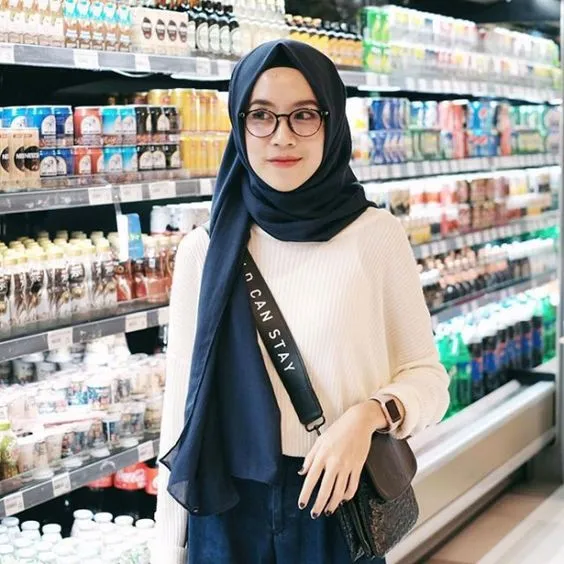 Tren Terbaru 'Groceries Look' Ala Para Hijaber. Tetap Tampil Kece Saat Berbelanja Bulanan! 15