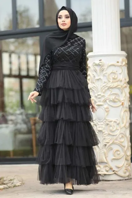 9 Dress Semi Kebaya yang Desainnya Cantik Semua. Buat Kondangan Sampai Nikahan, Bisa! 18