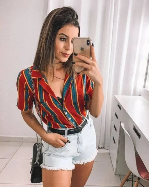 Manis Banget! 9 Motif Kemeja Lengan Pendek Ini Pas Banget Buat Menunjang Penampilan 13