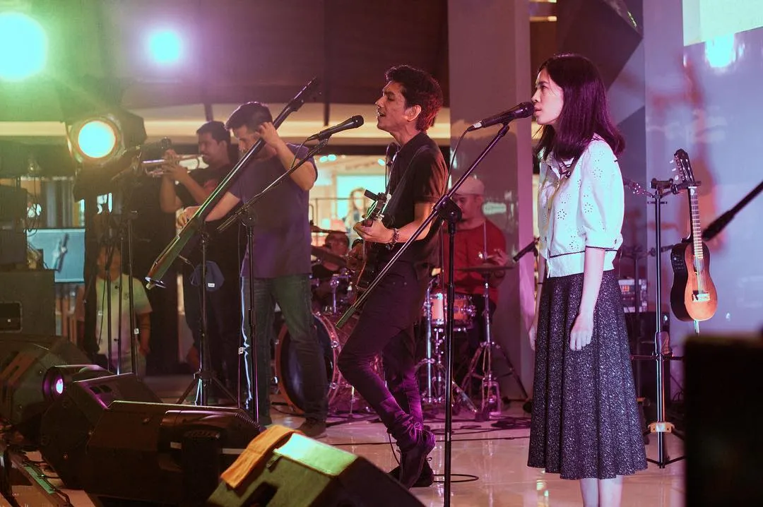 10 Musisi Indonesia Berprestasi yang Mengisi Soundtrack Film dan Serial Luar Negeri. Keren Banget! 14