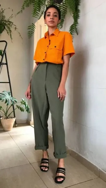 Bukan Hitam-Putih, Ini Perpaduan 2 Warna yang Bisa Bikin Gayamu Naik Level. Keren! 17