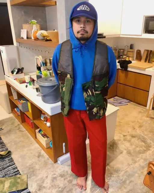 Meskipun Bukan Koki, 9 Artis Cowok ini Ternyata Jago Masak, lo! 14