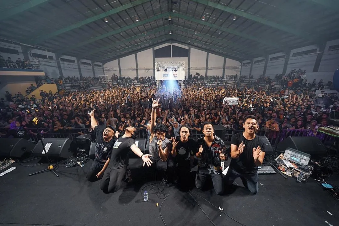 10 Musisi Indonesia Berprestasi yang Mengisi Soundtrack Film dan Serial Luar Negeri. Keren Banget! 15
