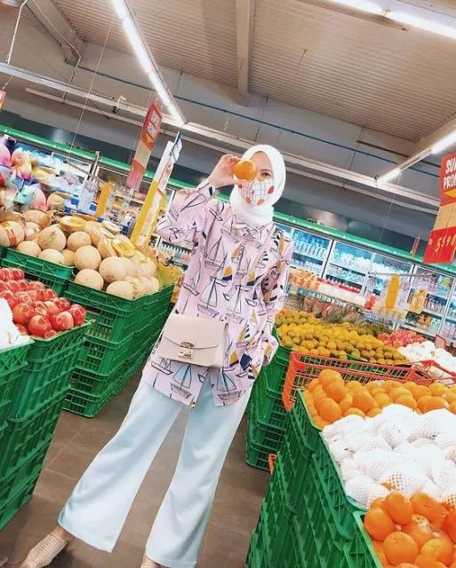 Tren Terbaru 'Groceries Look' Ala Para Hijaber. Tetap Tampil Kece Saat Berbelanja Bulanan! 14