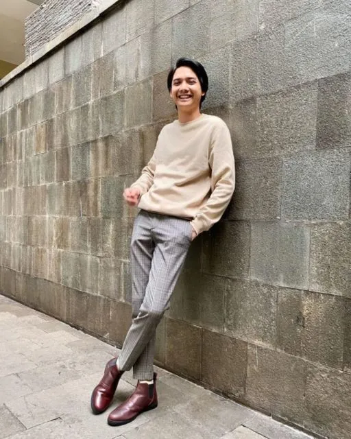 Menikah dengan Sherina, Gaya Baskara Mahendra Langsung Jadi Sorotan. Simpel tapi Macho! 8