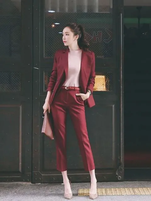 Rapi dan Cantik! Ini 9 Ide Warna Setelan Blazer yang Bisa Buat Ngantor Ala Cewek Korea 15