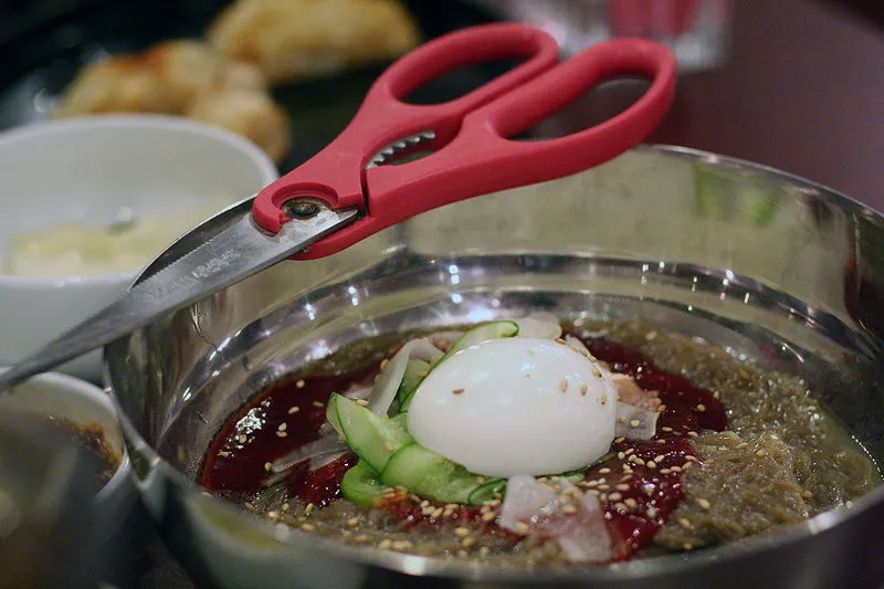 Soal Menyoal Gunting di Meja Makan dan Dapur Orang Korea, Kok Lebih Sering Dipakai daripada Pisau? 7