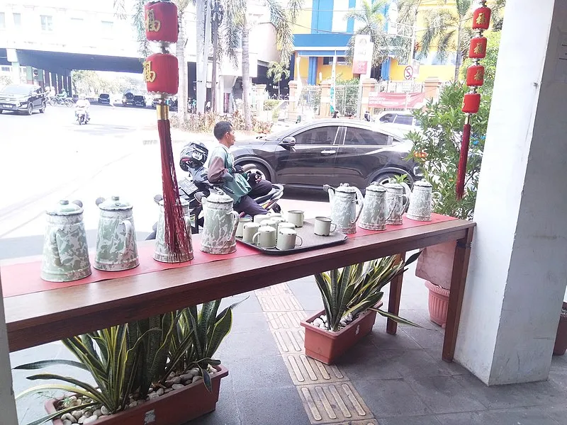 Tempat Ngopi Santai dan Ngeteh Syahdu di Petak Sembilan. Salah Dua dari Banyak Kuliner di Sana! 5