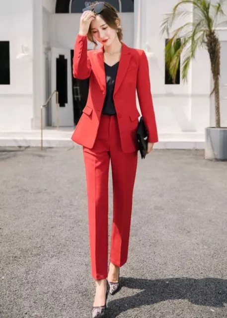 Rapi dan Cantik! Ini 9 Ide Warna Setelan Blazer yang Bisa Buat Ngantor Ala Cewek Korea 10