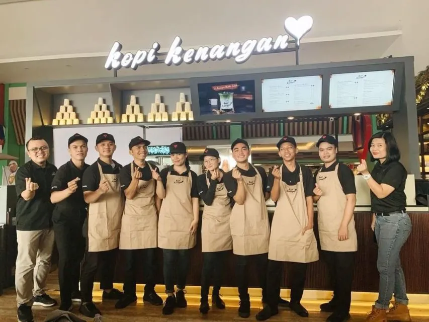 Kisah Sukses Pendiri Kopi Kenangan, Edward Tirtanata dan James Prananto. Kini Punya Ratusan Gerai! 8