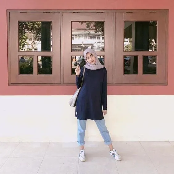 Paling Diminati Cewek Kekinian, Simak 8 Padu Padan Celana Jeans yang Nyentrik Berikut Ini! 12
