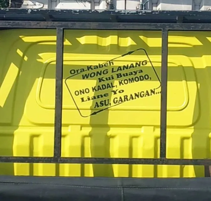 11 Stiker Kocak Truk ini Wakili Keresahan Istri. Sengaja Ditempel, biar Suami Nggak Macam-Macam! 14